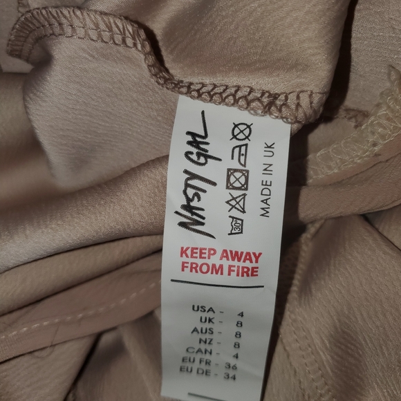 NASTY GAL ROMPER , LONG FLUTE SLEEVES SZ SMALL - Picture 5 of 6